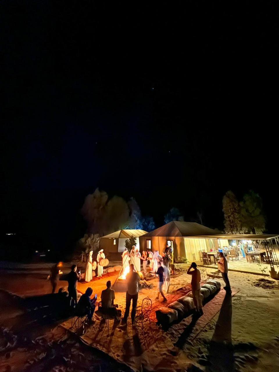 Вилла Sahara Vibes Luxury Camp Мерзуга Экстерьер фото