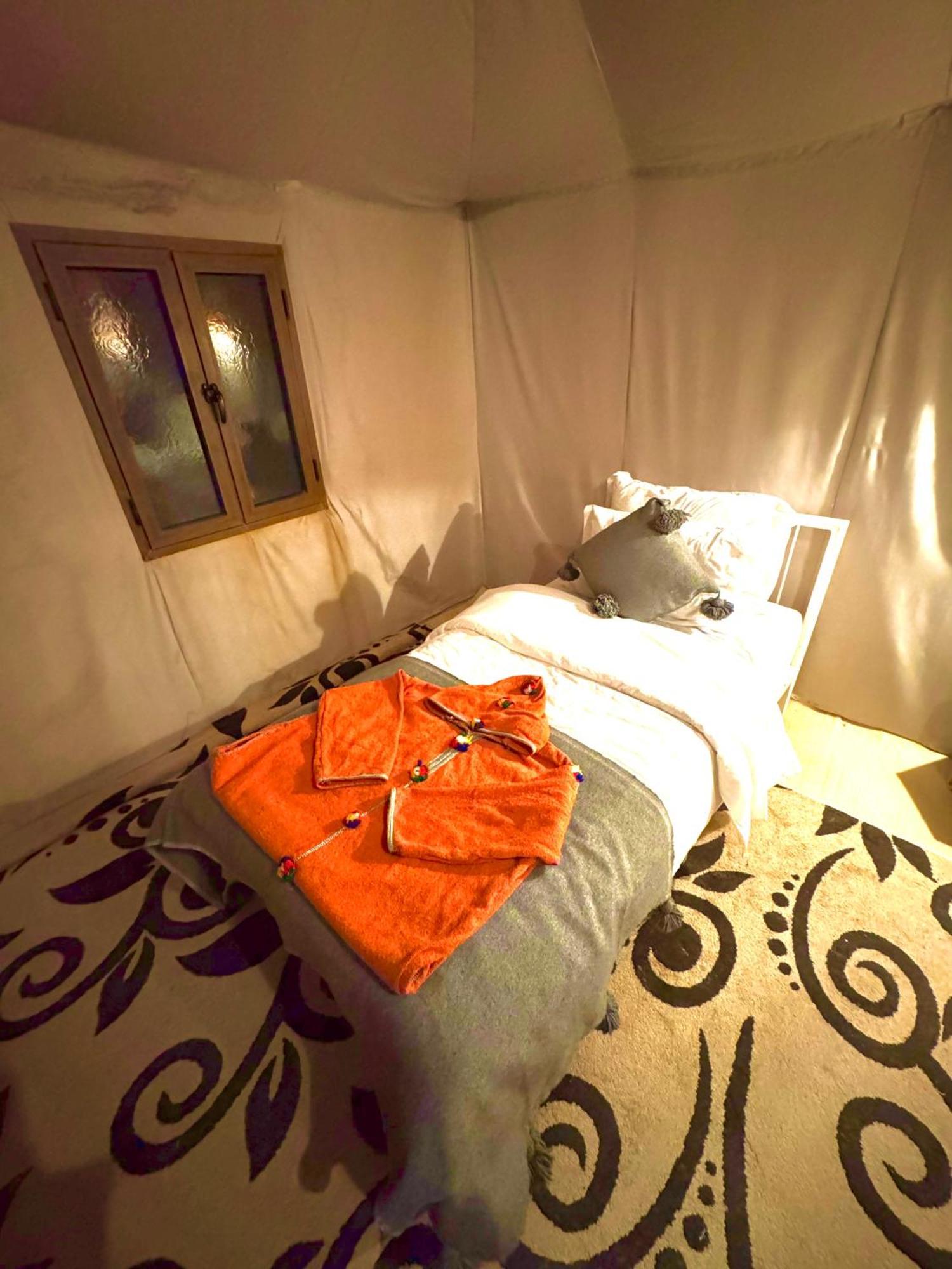 Вилла Sahara Vibes Luxury Camp Мерзуга Экстерьер фото
