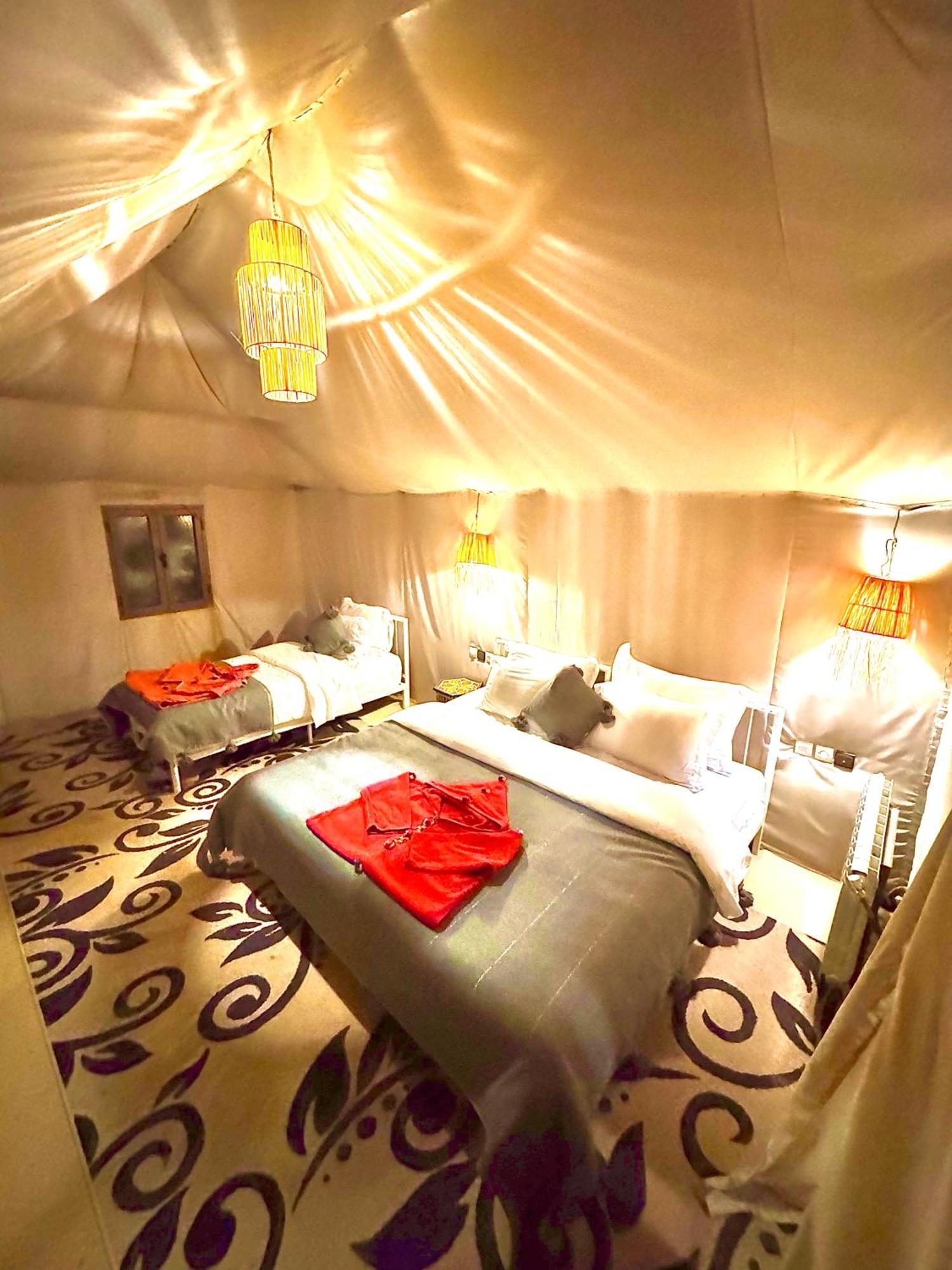 Вилла Sahara Vibes Luxury Camp Мерзуга Экстерьер фото